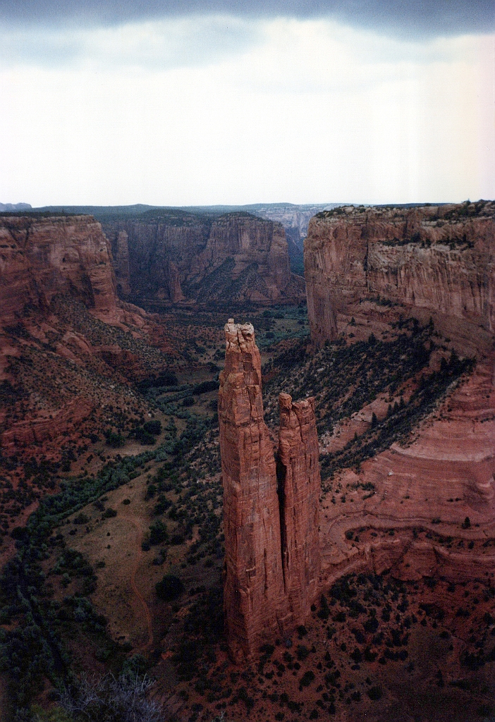 1997 - USA 135 (Canyon de Chelly, AZ - Spider Rock).jpg